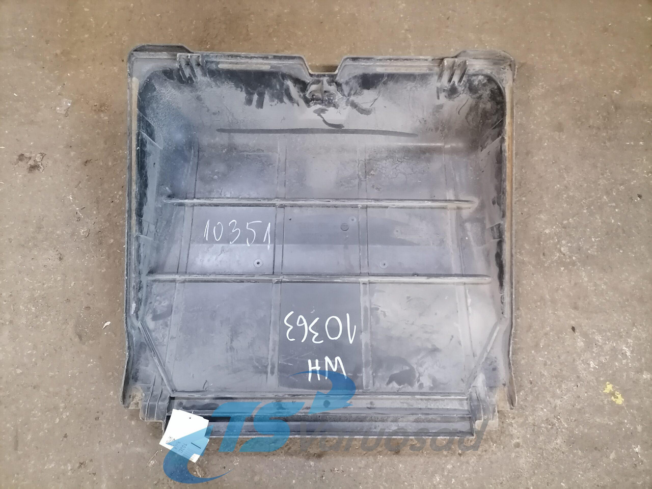 Mercedes-Benz Battery cover A9415410103 - Acumulador para Camión: foto 3 Mercedes-Benz Battery cover A9415410103 - Acumulador para Camión: foto 3