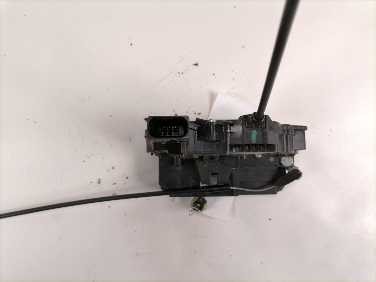 Mercedes-Benz Door lock A9607230101 - Puerta y piezas para Camión: foto 4 Mercedes-Benz Door lock A9607230101 - Puerta y piezas para Camión: foto 4
