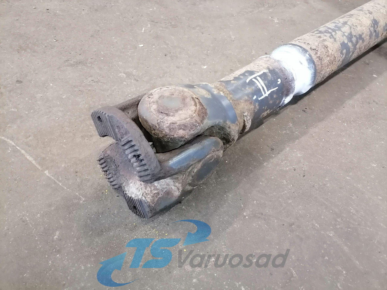 Mercedes-Benz Propeller shaft A6574101802 - Árbol de transmisión para Camión: foto 3 Mercedes-Benz Propeller shaft A6574101802 - Árbol de transmisión para Camión: foto 3