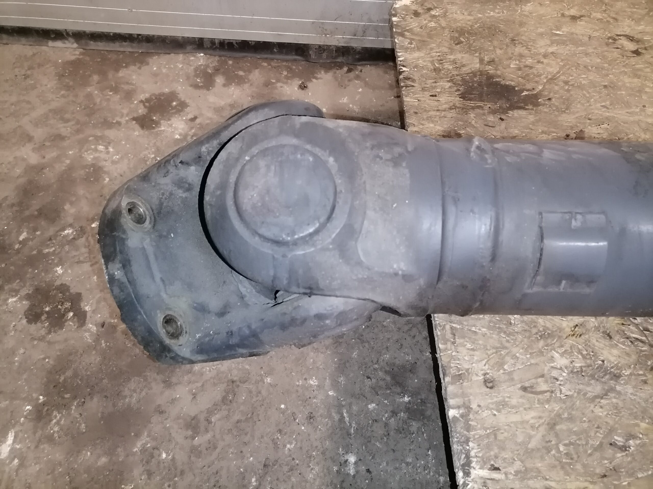 Mercedes-Benz Propeller shaft A6594100101 - Árbol de transmisión para Camión: foto 4 Mercedes-Benz Propeller shaft A6594100101 - Árbol de transmisión para Camión: foto 4