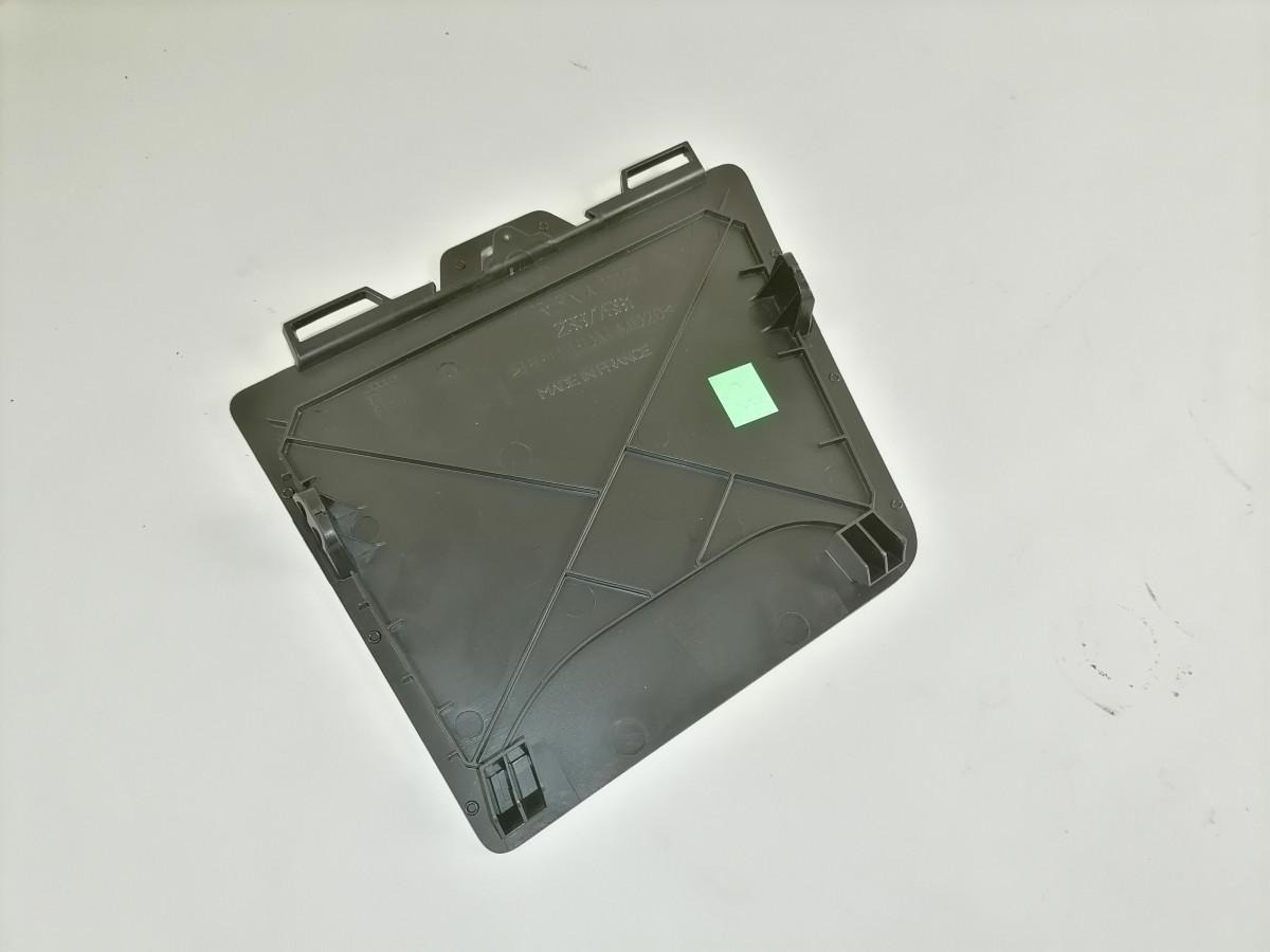 Renault Plastikdetail 7423377591 - Aerodinámica/ Spoiler para Camión: foto 3 Renault Plastikdetail 7423377591 - Aerodinámica/ Spoiler para Camión: foto 3