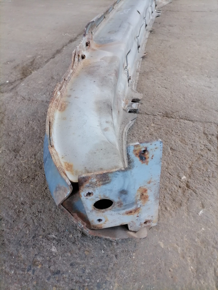 Scania Bumper 1736656 - Parachoques para Camión: foto 4 Scania Bumper 1736656 - Parachoques para Camión: foto 4