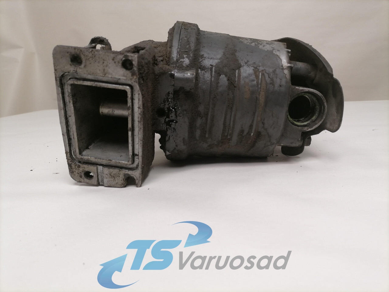 Scania Crankcase ventilation 1753376 - Cárter para Camión: foto 5 Scania Crankcase ventilation 1753376 - Cárter para Camión: foto 5