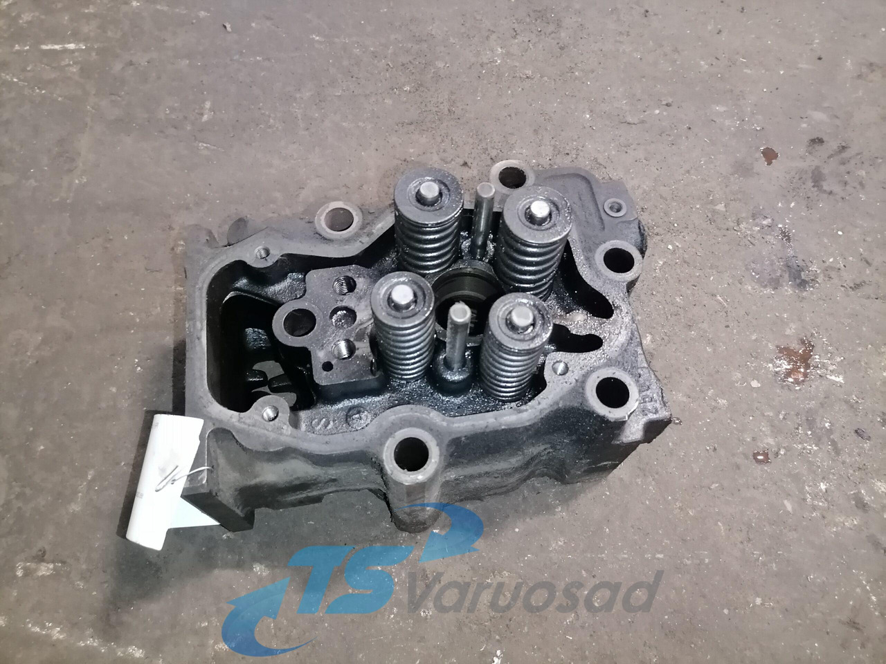 Scania Cylinder head, HPI 1522361 - Cabezal de bloque para Camión: foto 1 Scania Cylinder head, HPI 1522361 - Cabezal de bloque para Camión: foto 1