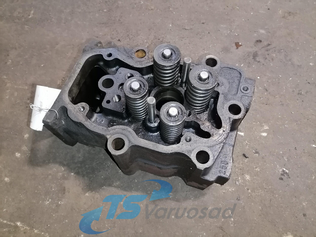 Scania Cylinder head, HPI 1522361 - Cabezal de bloque para Camión: foto 1 Scania Cylinder head, HPI 1522361 - Cabezal de bloque para Camión: foto 1