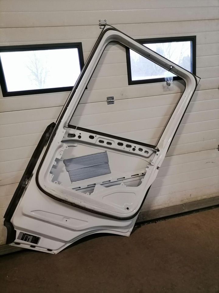 Scania Door 2653997 - Puerta y piezas para Camión: foto 5 Scania Door 2653997 - Puerta y piezas para Camión: foto 5