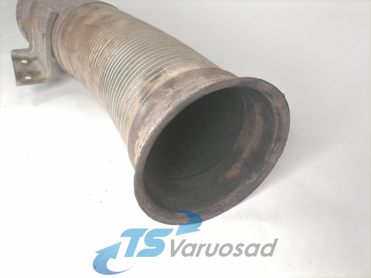 Scania Exhaust pipe 1725993 - Silenciador para Camión: foto 2 Scania Exhaust pipe 1725993 - Silenciador para Camión: foto 2