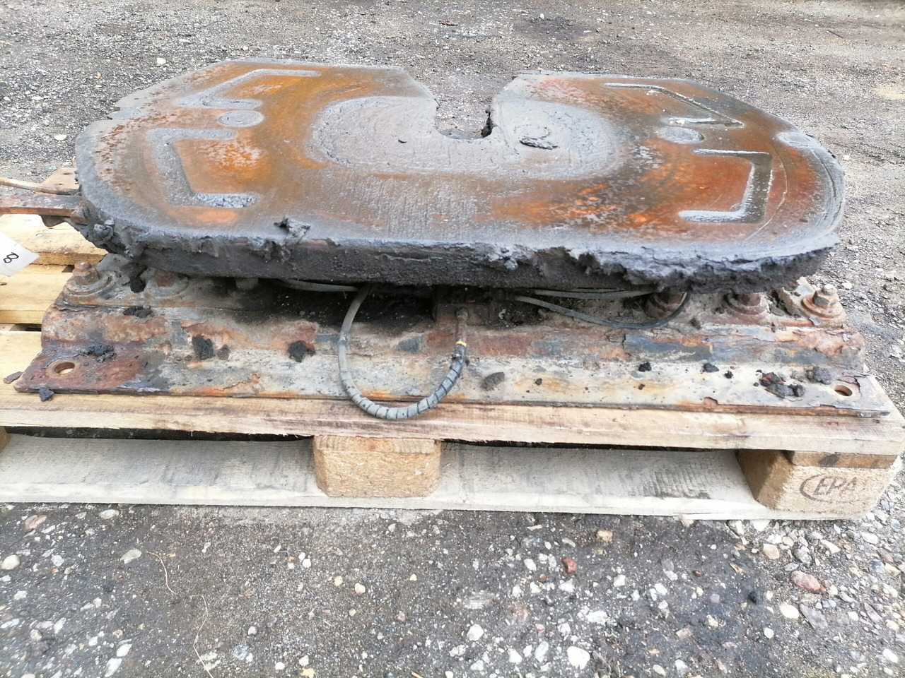 Scania Fifht wheel 1433906 - Quinta rueda para Camión: foto 4 Scania Fifht wheel 1433906 - Quinta rueda para Camión: foto 4