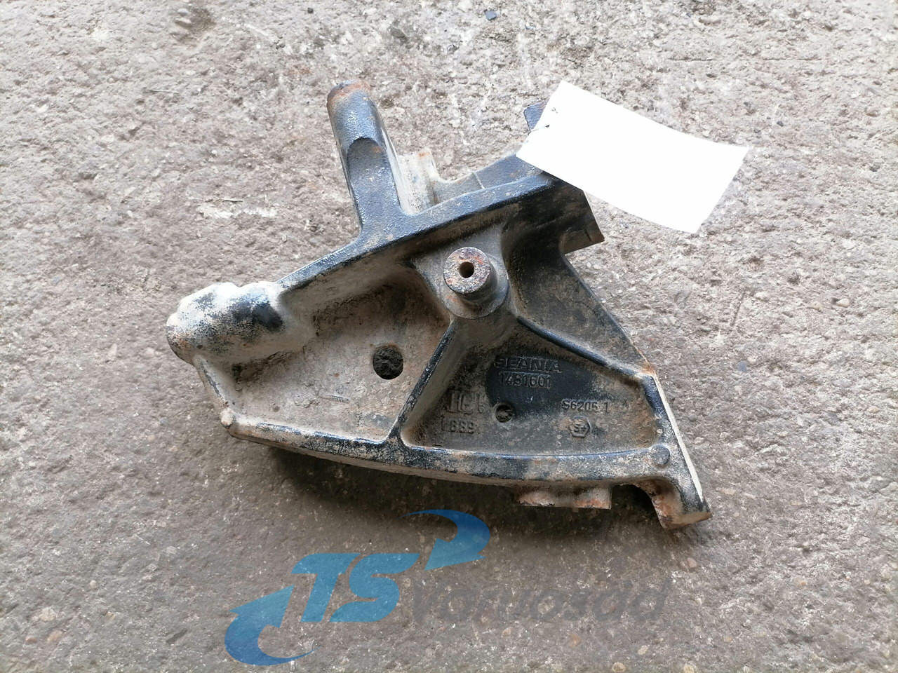 Scania Front bumper carrier 1431601 - Parachoques para Camión: foto 1 Scania Front bumper carrier 1431601 - Parachoques para Camión: foto 1