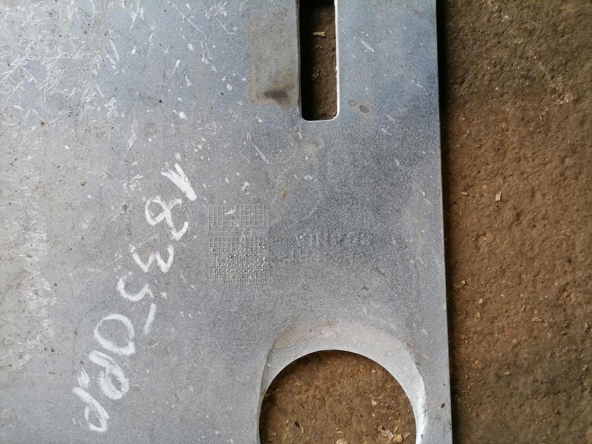 Scania Front bumper cover plastic 2731830 - Aerodinámica/ Spoiler para Camión: foto 3 Scania Front bumper cover plastic 2731830 - Aerodinámica/ Spoiler para Camión: foto 3