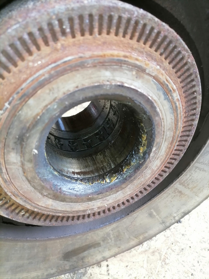 Scania Front hub 1724406 - Cubo para Camión: foto 4 Scania Front hub 1724406 - Cubo para Camión: foto 4