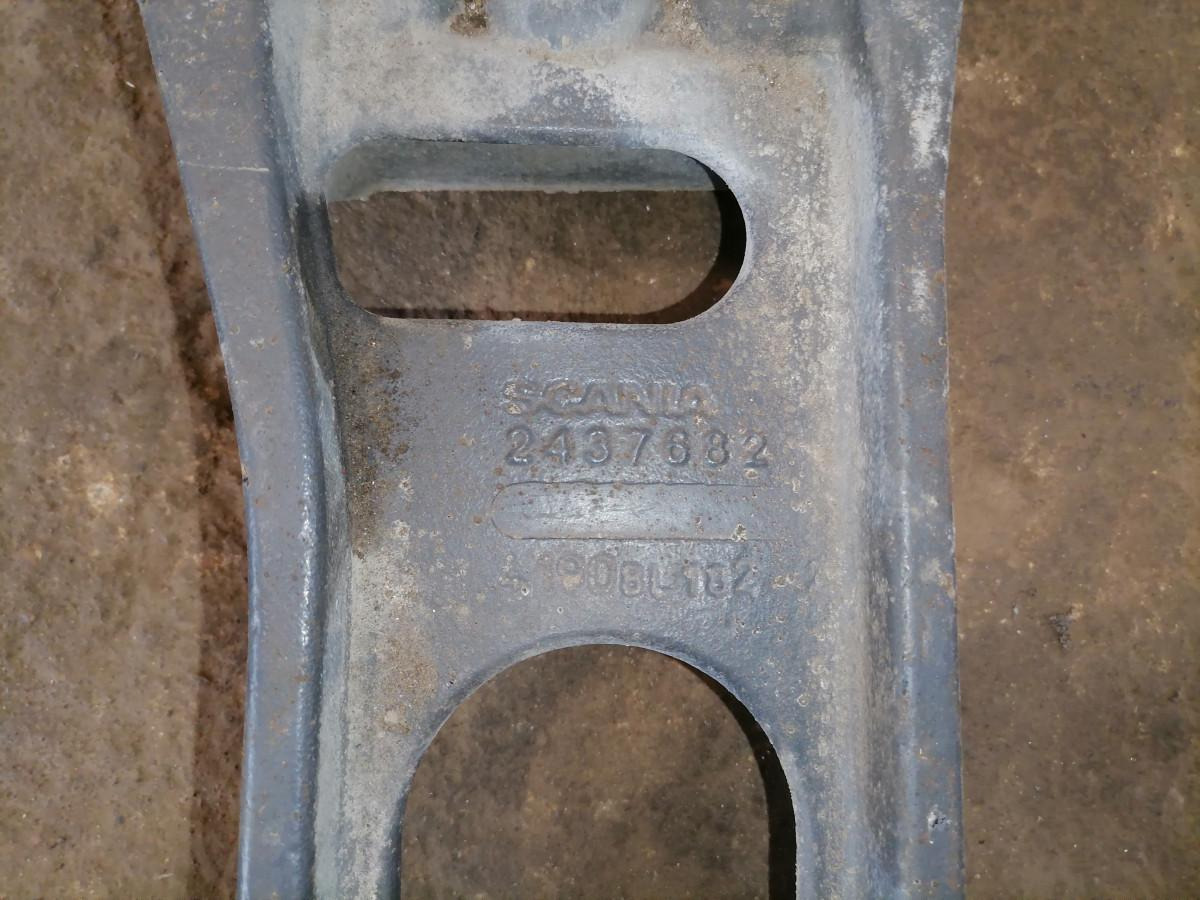 Scania Gearbox bracket 2437682 - Caja de cambios y piezas para Camión: foto 4 Scania Gearbox bracket 2437682 - Caja de cambios y piezas para Camión: foto 4