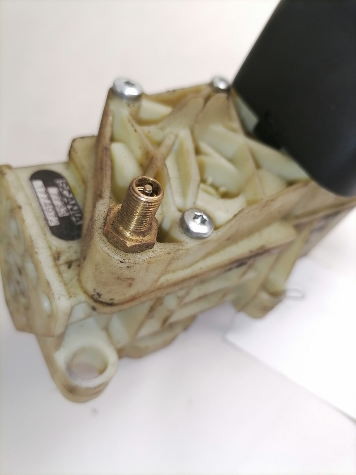 Scania Handbrake control lever 1774972 - Pieza universal para Camión: foto 5 Scania Handbrake control lever 1774972 - Pieza universal para Camión: foto 5