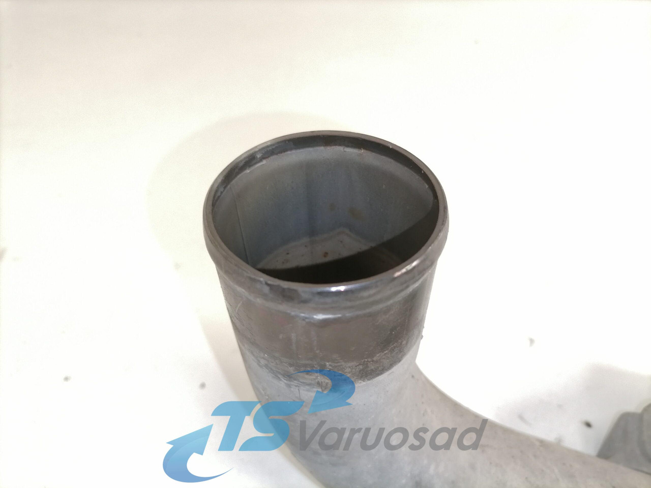 Scania Jahutusvedeliku toru, retarder 1824446 - Sistema de refrigeración para Camión: foto 5 Scania Jahutusvedeliku toru, retarder 1824446 - Sistema de refrigeración para Camión: foto 5