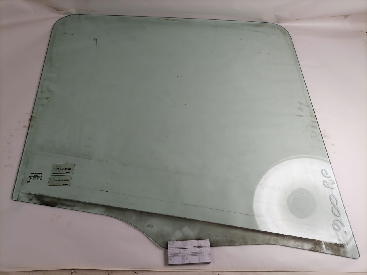 Scania Küljeklaas, parem 1306260 - Ventana y piezas para Camión: foto 3 Scania Küljeklaas, parem 1306260 - Ventana y piezas para Camión: foto 3