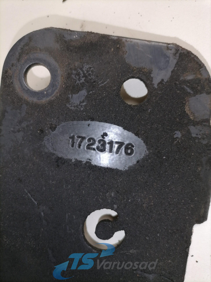 Scania Mudguard bracket 1723176 - Pieza universal para Camión: foto 2 Scania Mudguard bracket 1723176 - Pieza universal para Camión: foto 2