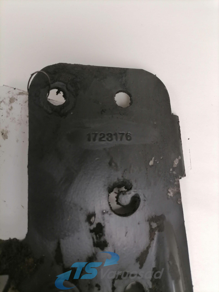 Scania Mudguard bracket 1723176 - Pieza universal para Camión: foto 2 Scania Mudguard bracket 1723176 - Pieza universal para Camión: foto 2