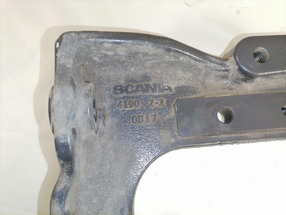 Scania Mudguard bracket 2356049 - Pieza universal para Camión: foto 4 Scania Mudguard bracket 2356049 - Pieza universal para Camión: foto 4