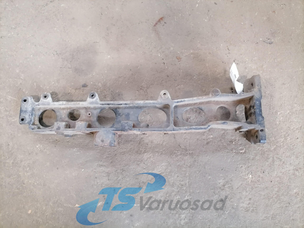 Scania Muffler carrier 1541006 - Silenciador para Camión: foto 2 Scania Muffler carrier 1541006 - Silenciador para Camión: foto 2