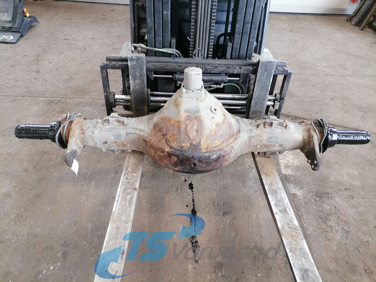 Scania Rear axel housing 1733934 - Eje y piezas para Camión: foto 2 Scania Rear axel housing 1733934 - Eje y piezas para Camión: foto 2