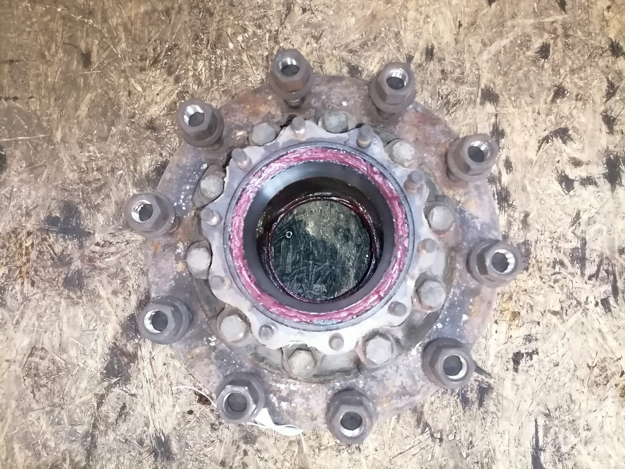 Scania Wheel hub 1382884 - Cubo para Camión: foto 2 Scania Wheel hub 1382884 - Cubo para Camión: foto 2