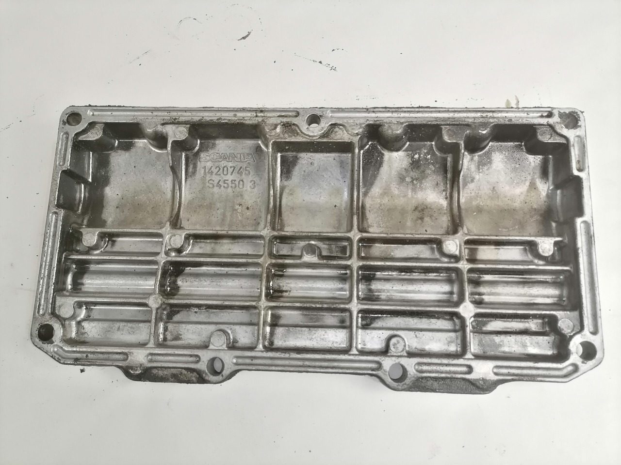 Scania engine side cover 1420745 - Motor y piezas para Camión: foto 2 Scania engine side cover 1420745 - Motor y piezas para Camión: foto 2