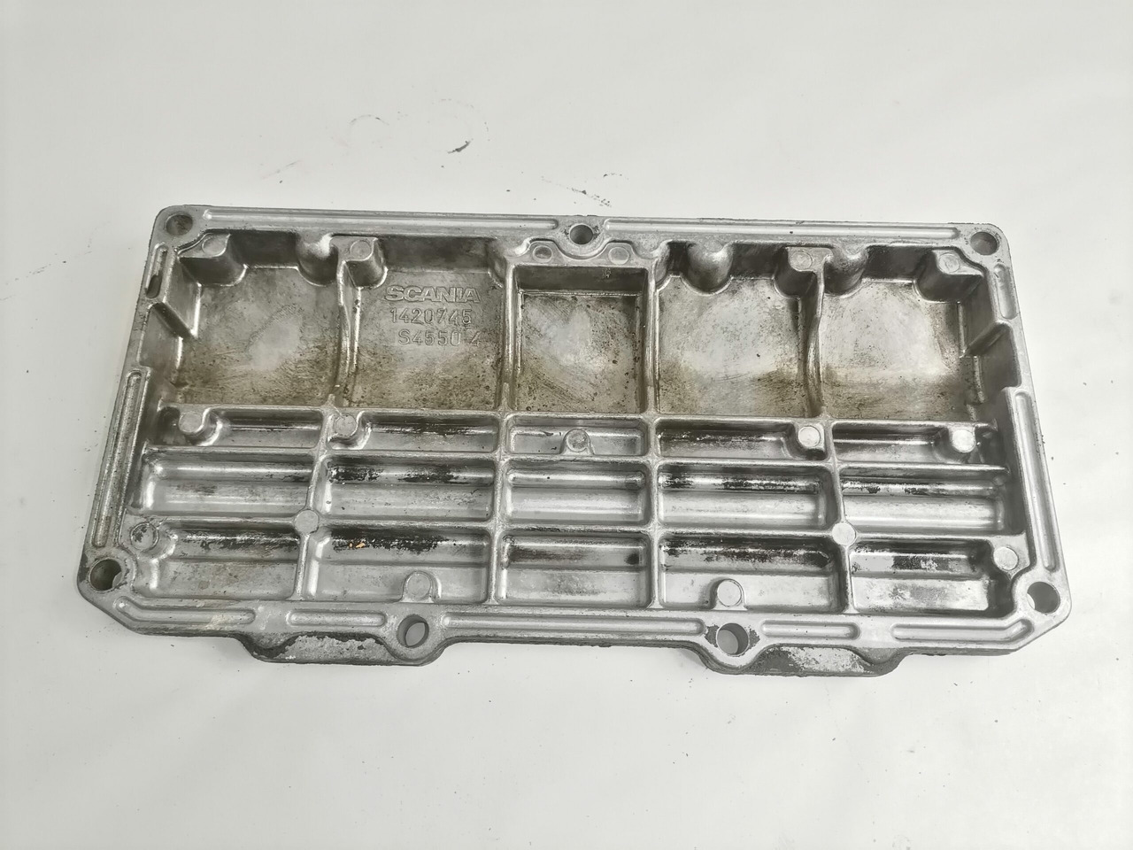 Scania engine side cover 1420745 - Motor y piezas para Camión: foto 2 Scania engine side cover 1420745 - Motor y piezas para Camión: foto 2