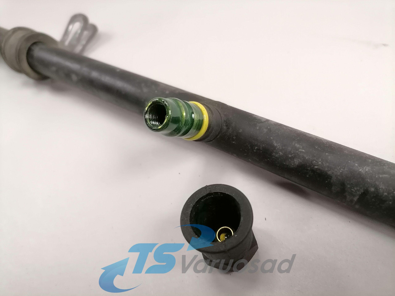 Volvo A/C pipe 20498305 - Calefacción/ Ventilación para Camión: foto 4 Volvo A/C pipe 20498305 - Calefacción/ Ventilación para Camión: foto 4