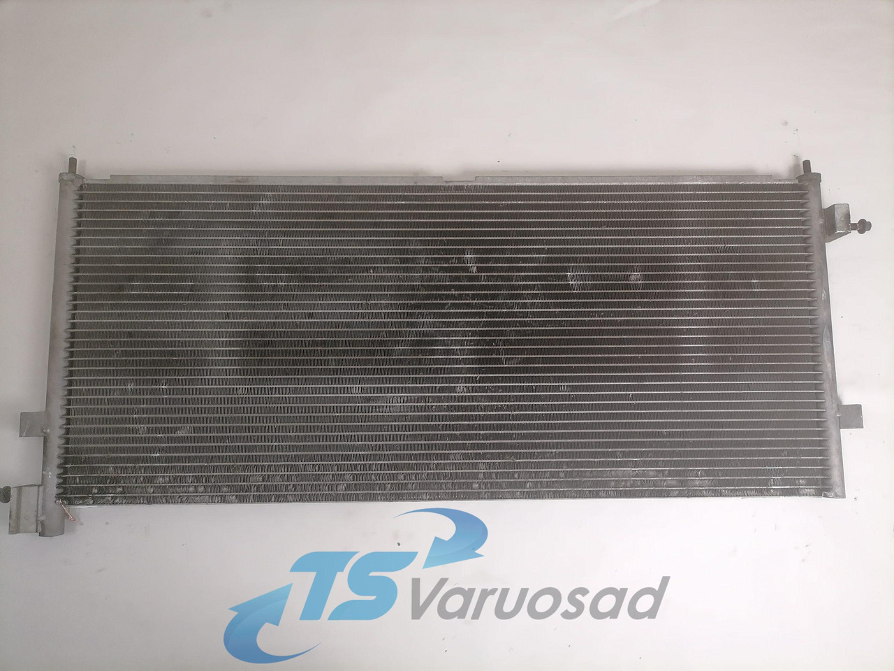 Volvo A/C radiator 20515134 - Calefacción/ Ventilación para Camión: foto 2 Volvo A/C radiator 20515134 - Calefacción/ Ventilación para Camión: foto 2