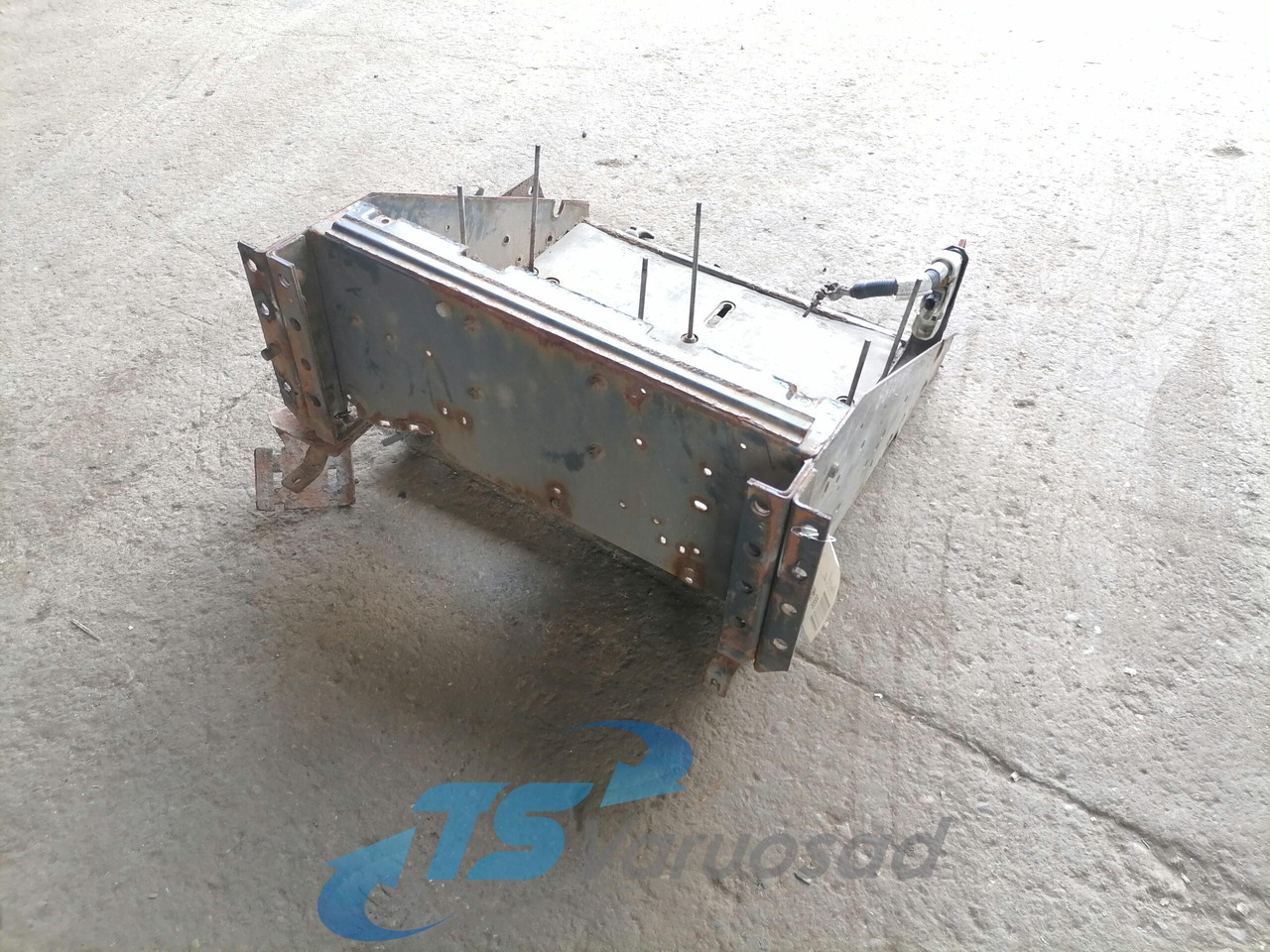 Volvo Battery box 21046415 - Acumulador para Camión: foto 3 Volvo Battery box 21046415 - Acumulador para Camión: foto 3