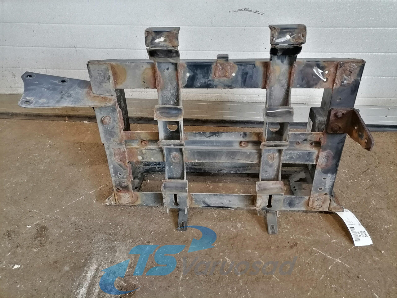 Volvo Battery box 82242391 - Acumulador para Camión: foto 2 Volvo Battery box 82242391 - Acumulador para Camión: foto 2