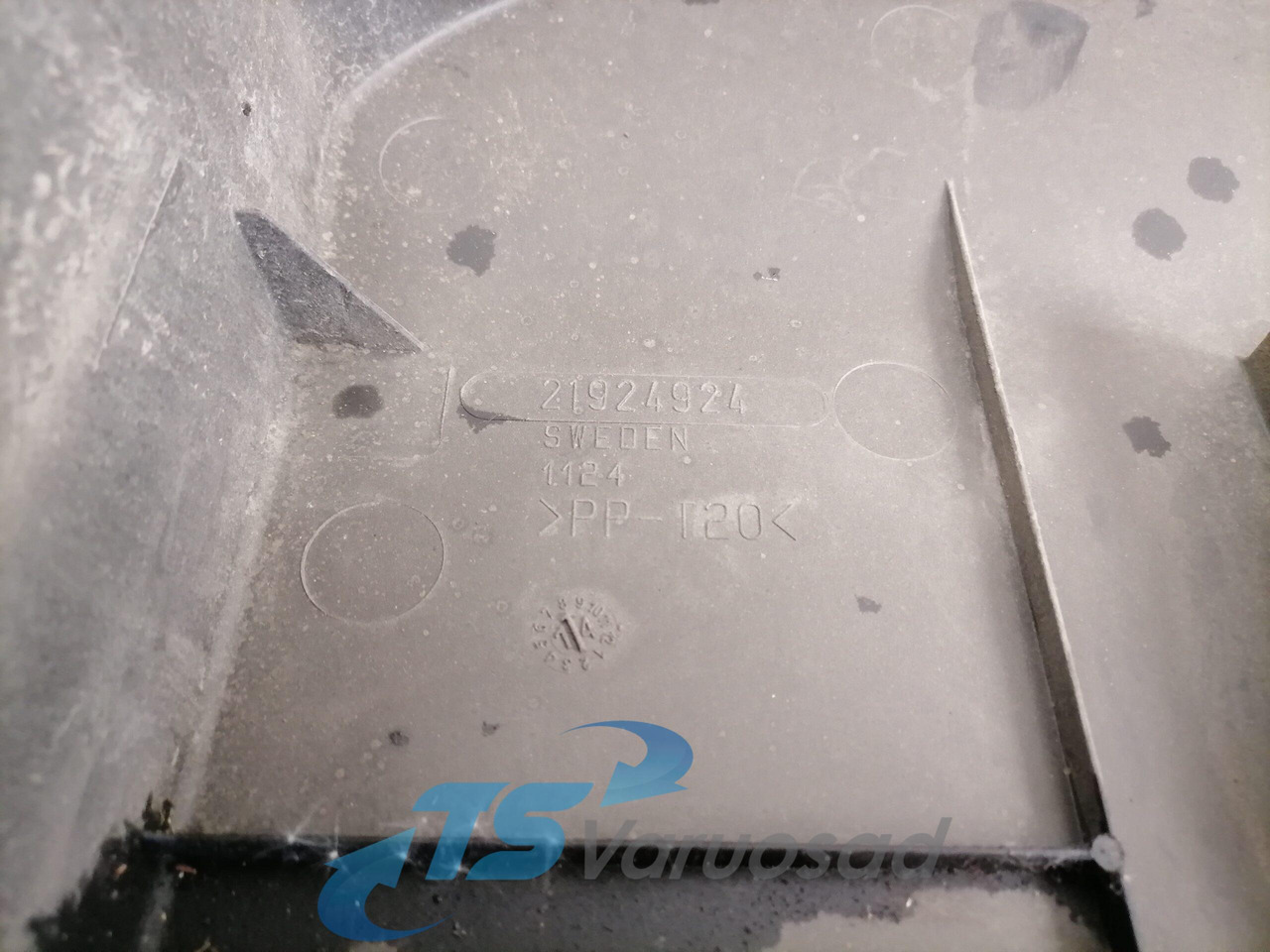 Volvo Battery cover 21924923 - Acumulador para Camión: foto 4 Volvo Battery cover 21924923 - Acumulador para Camión: foto 4