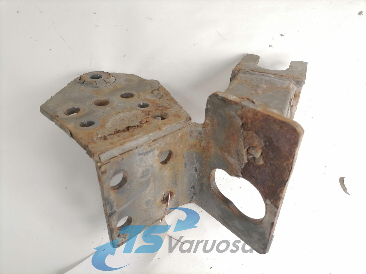 Volvo Bumper bracket 20499244 - Parachoques para Camión: foto 3 Volvo Bumper bracket 20499244 - Parachoques para Camión: foto 3