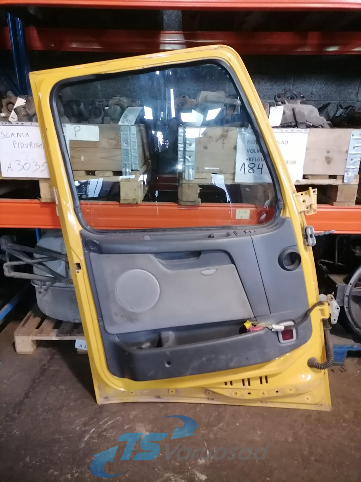 Volvo Door 20360542 - Puerta y piezas para Camión: foto 2 Volvo Door 20360542 - Puerta y piezas para Camión: foto 2
