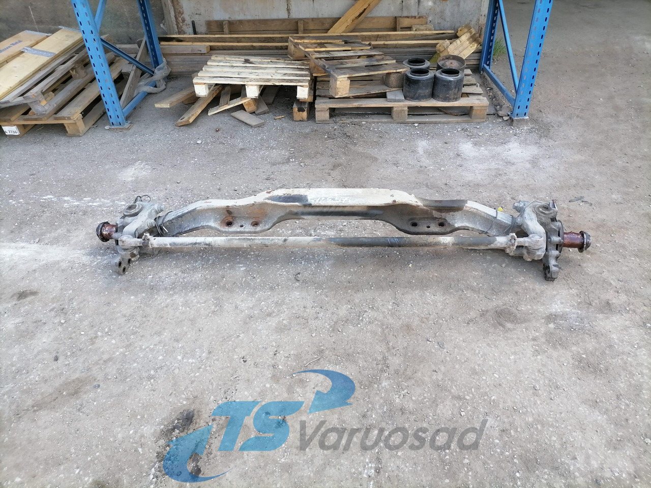 Volvo First axel housing 22115151 - Eje delantero para Camión: foto 1 Volvo First axel housing 22115151 - Eje delantero para Camión: foto 1
