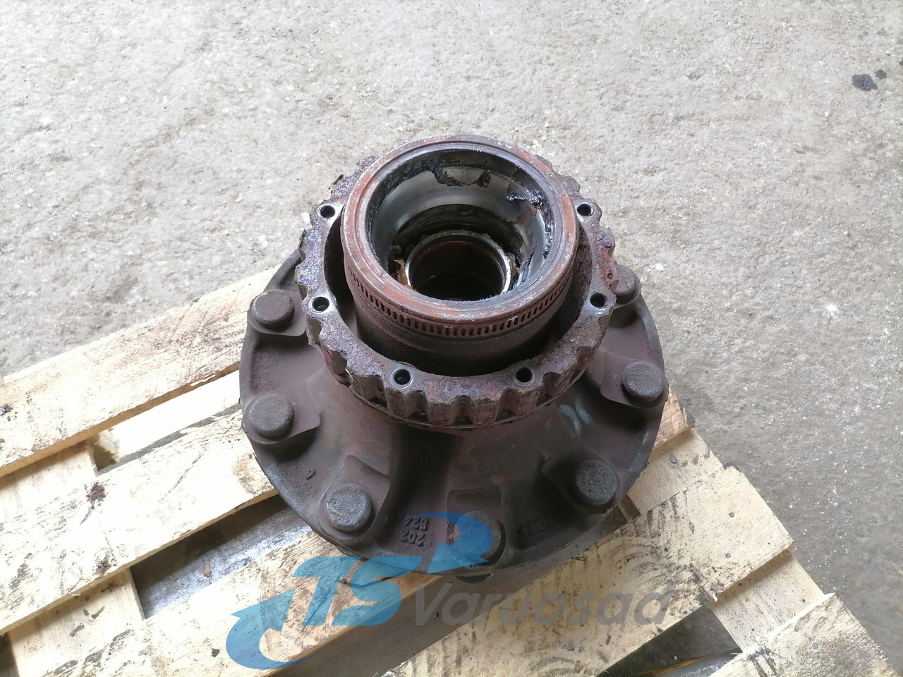 Volvo First wheel hub 21116569 - Cubo para Camión: foto 2 Volvo First wheel hub 21116569 - Cubo para Camión: foto 2