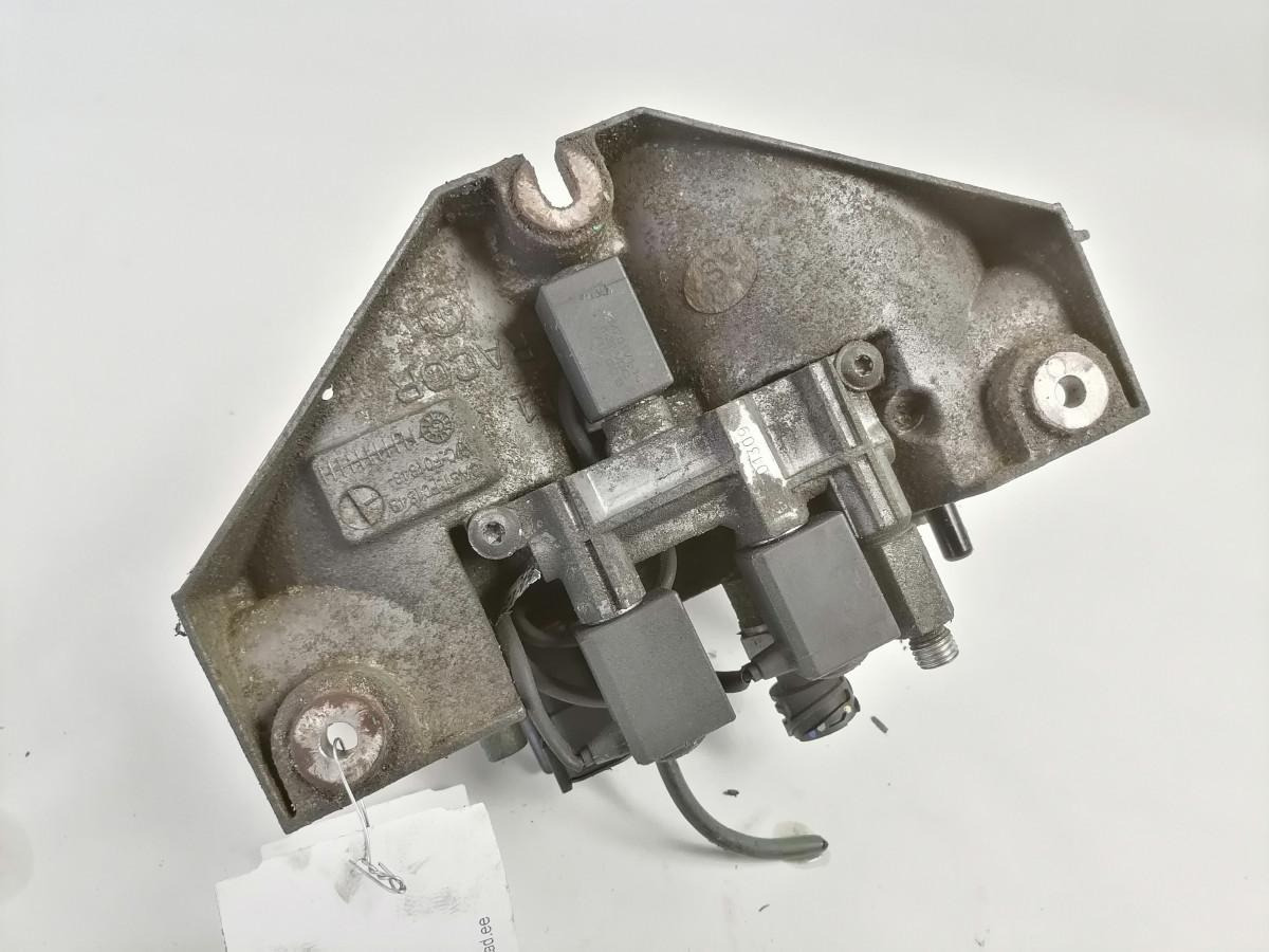 Volvo Fuel filter unit 22502424 - Filtro de combustible para Camión: foto 3 Volvo Fuel filter unit 22502424 - Filtro de combustible para Camión: foto 3