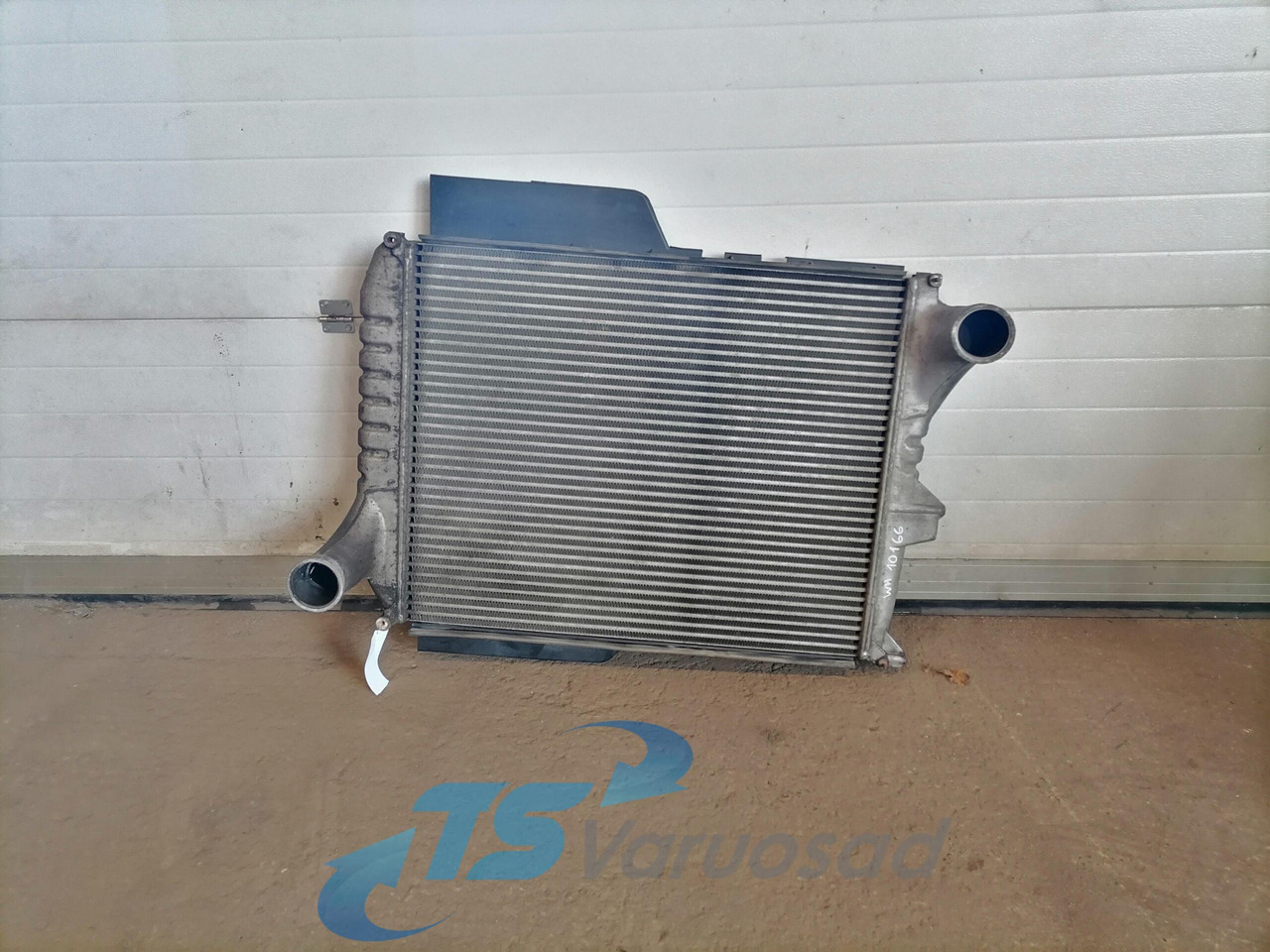 Volvo Intercooler radiator 20936050 - Intercooler para Camión: foto 1 Volvo Intercooler radiator 20936050 - Intercooler para Camión: foto 1