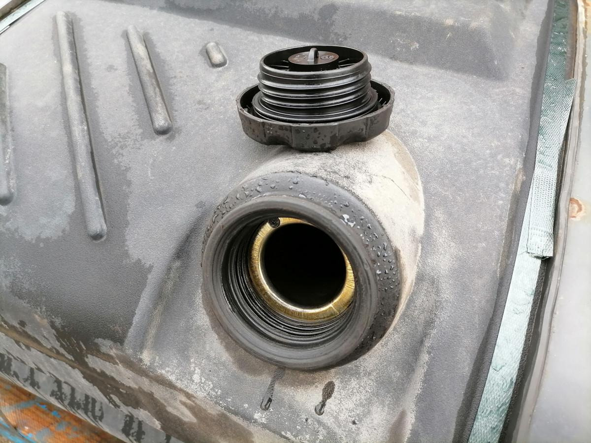 Depósito de combustible para Camión Volvo Kütusepaak 200L 21653622: foto 7