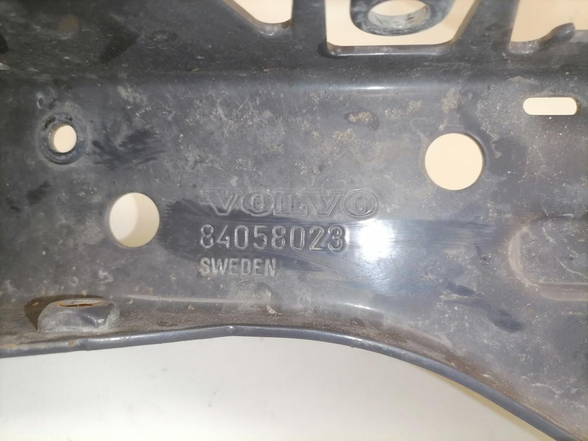 Volvo Light bracket 84058023 - Luz/ Iluminación para Camión: foto 4 Volvo Light bracket 84058023 - Luz/ Iluminación para Camión: foto 4