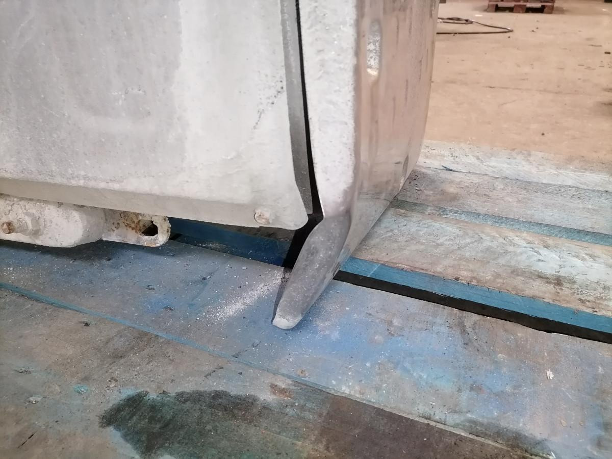 Volvo Muffler 20894953 - Silenciador para Camión: foto 4 Volvo Muffler 20894953 - Silenciador para Camión: foto 4