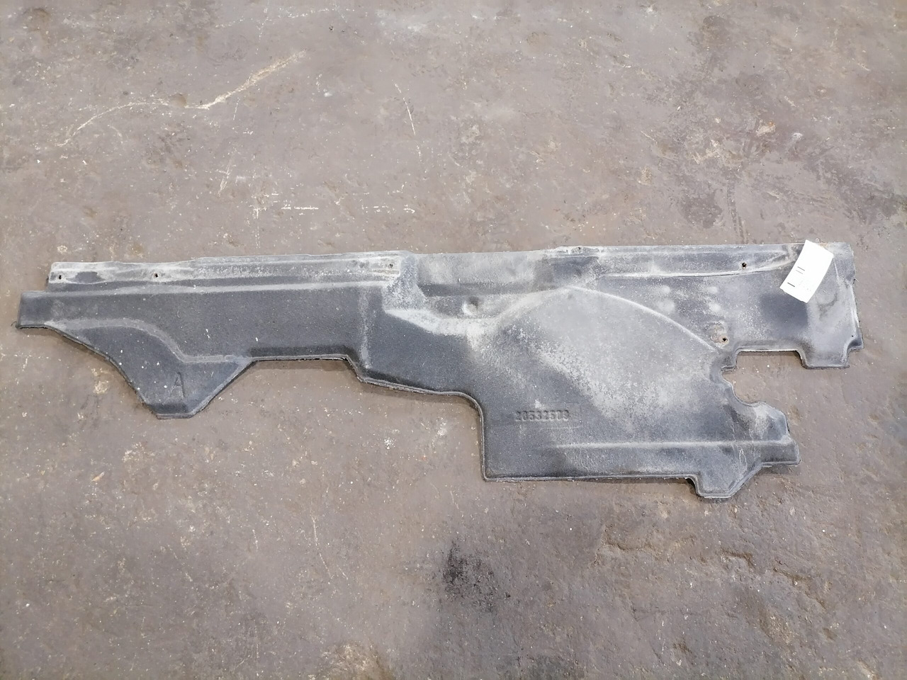 Volvo Noise reduction mat under the cab 20532509 - Pieza universal para Camión: foto 3 Volvo Noise reduction mat under the cab 20532509 - Pieza universal para Camión: foto 3