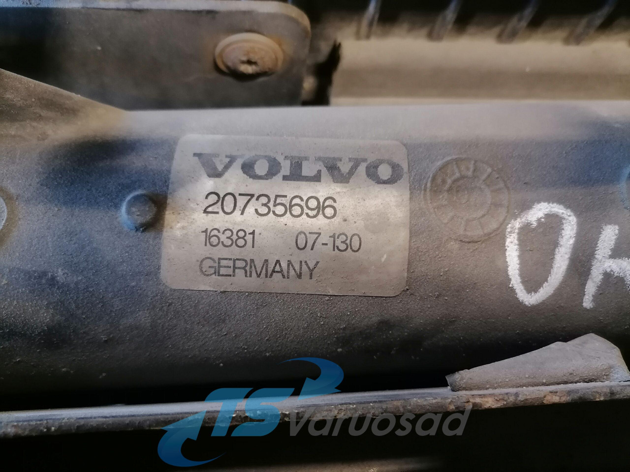 Volvo Radiaatorite komplekt 20936055 - Radiador para Camión: foto 4 Volvo Radiaatorite komplekt 20936055 - Radiador para Camión: foto 4