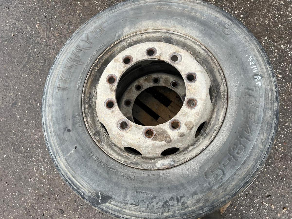 Volvo Rehvid + veljed 315/70R22.5 31570R225 - Neumáticos y llantas para Camión: foto 3 Volvo Rehvid + veljed 315/70R22.5 31570R225 - Neumáticos y llantas para Camión: foto 3