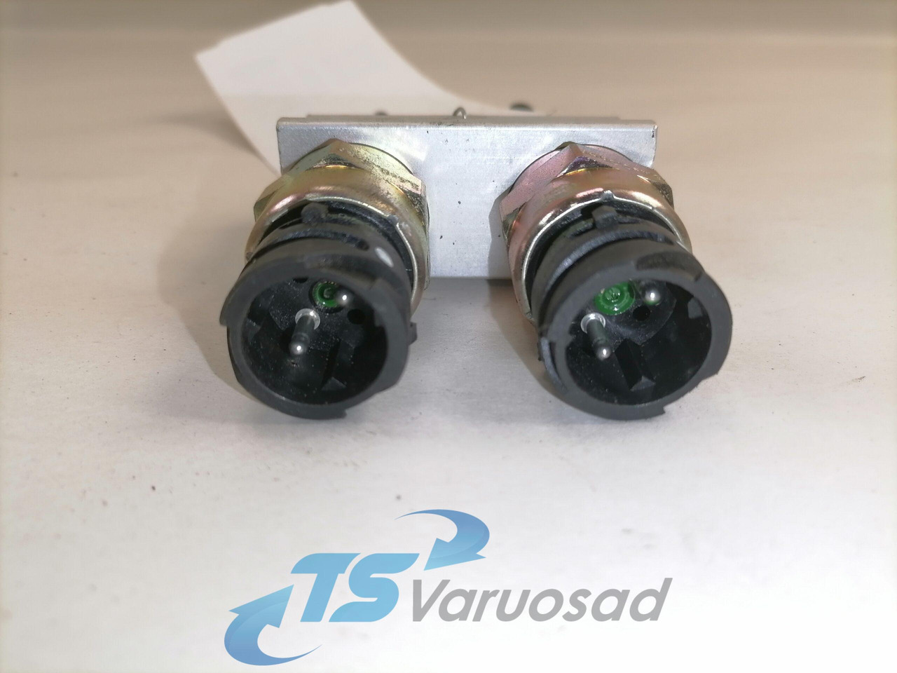 Volvo Sensor, air pressure 20424060 - Sensor para Camión: foto 3 Volvo Sensor, air pressure 20424060 - Sensor para Camión: foto 3