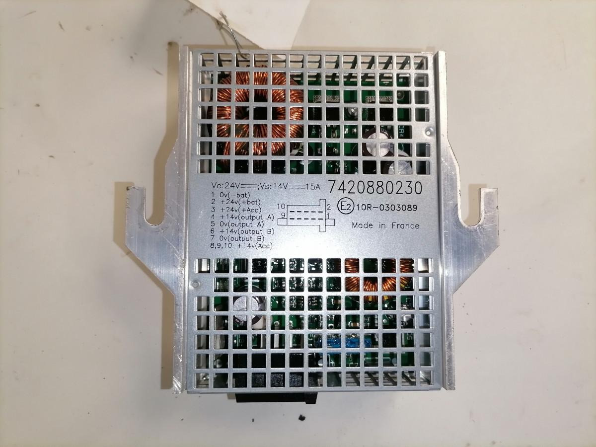 Volvo Voltage converter 7420880230 - Sistema eléctrico para Camión: foto 3 Volvo Voltage converter 7420880230 - Sistema eléctrico para Camión: foto 3