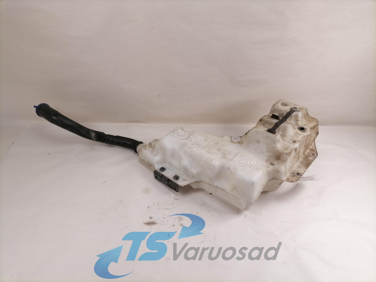 Volvo Windscreen washer fluid tank 84092259 - Limpiaparabrisas para Camión: foto 1 Volvo Windscreen washer fluid tank 84092259 - Limpiaparabrisas para Camión: foto 1