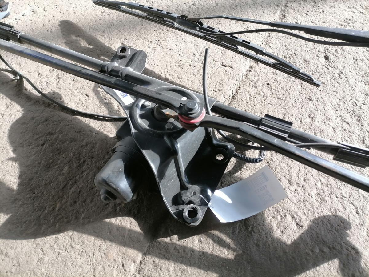 Volvo Wiper frame 688044 - Limpiaparabrisas para Camión: foto 3 Volvo Wiper frame 688044 - Limpiaparabrisas para Camión: foto 3