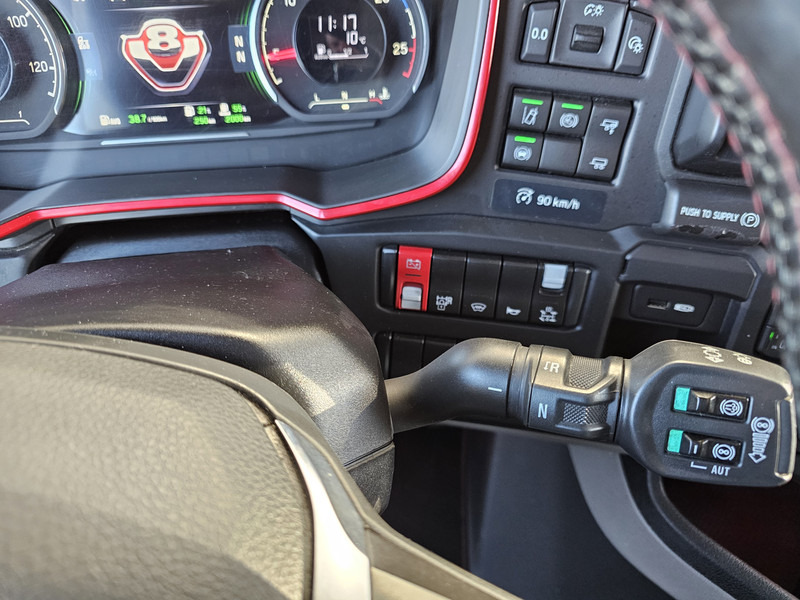 Cabeza tractora Scania S730 V8 6x4 / HYDRAULIC / FULL AIR / RETARDER: foto 17 Cabeza tractora Scania S730 V8 6x4 / HYDRAULIC / FULL AIR / RETARDER: foto 17