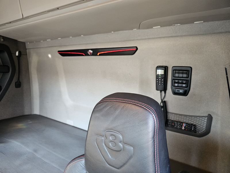 Cabeza tractora Scania S730 V8 6x4 / HYDRAULIC / FULL AIR / RETARDER: foto 11 Cabeza tractora Scania S730 V8 6x4 / HYDRAULIC / FULL AIR / RETARDER: foto 11